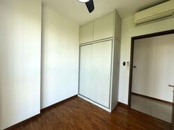 1 Canberra (D27), Condominium #496282011